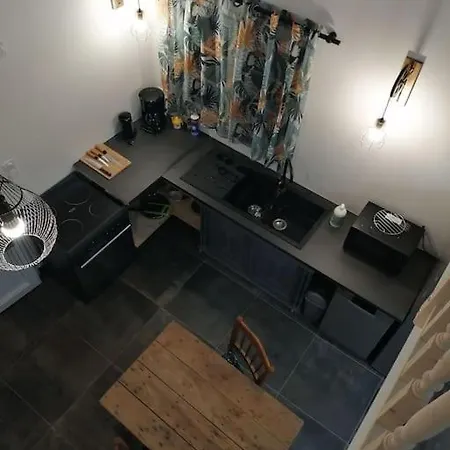 Alice Au Pays D'arrest