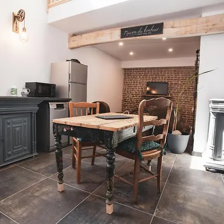 Alice Au Pays D'arrest 度假居 Arrest